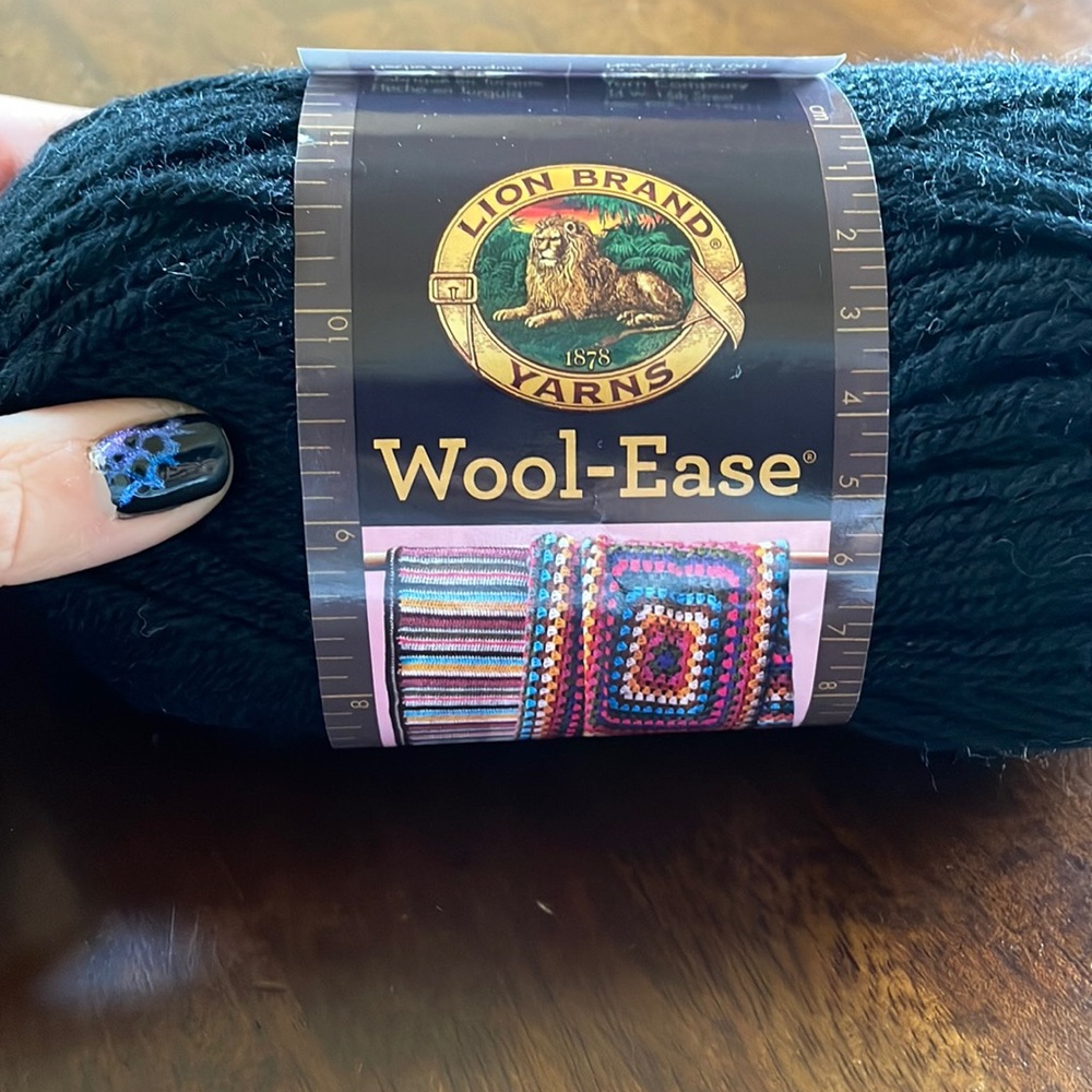 NWT Lion Brand Wool-Ease-Black